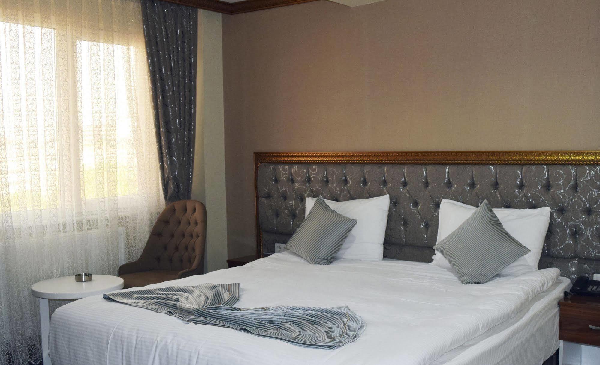 Grand Sera Hotel Ankara Esterno foto